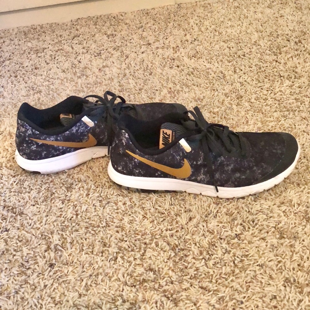Nike Flex Experience RN 6 Black & Gold